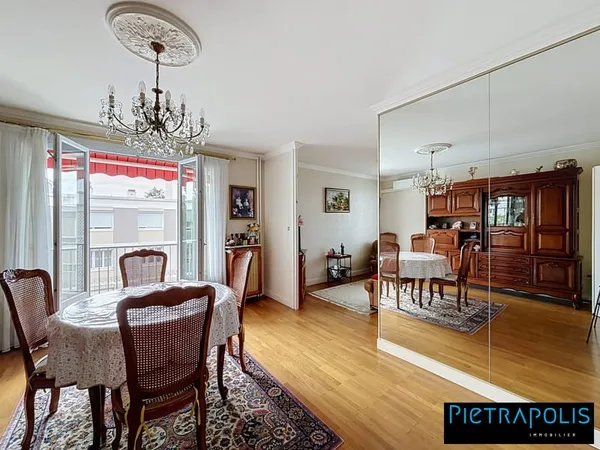 CALUIRE-ET-CUIRE - BOURG - APPARTEMENT 84 M² - 2/3 CHAMBR