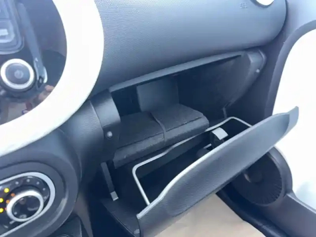 Renault Twingo iii e-tech — photo 49