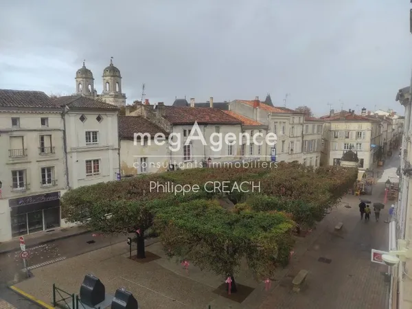 SAINT JEAN D'ANGELY HYPER CENTRE