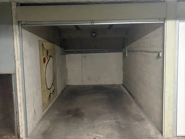 Loue box fermé haut de mazargues