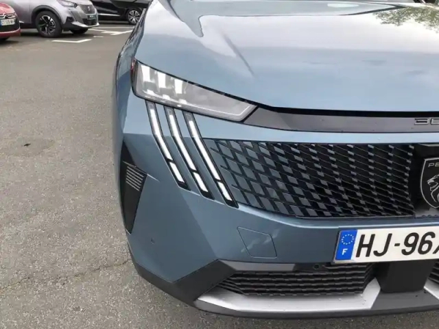 Peugeot 3008 hybrid 145 e-dcs6 — photo 16