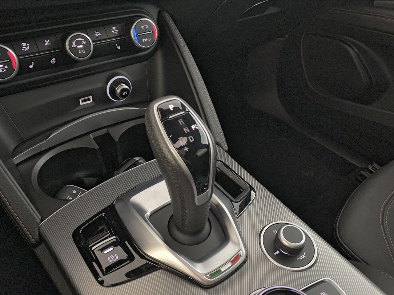 Alfa Romeo Stelvio 2.2 160 ch at8 intensa — photo 15