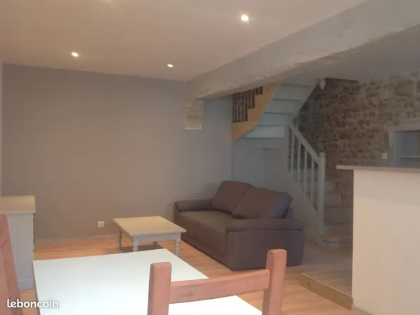 Petite maison meublé rénové centre ville