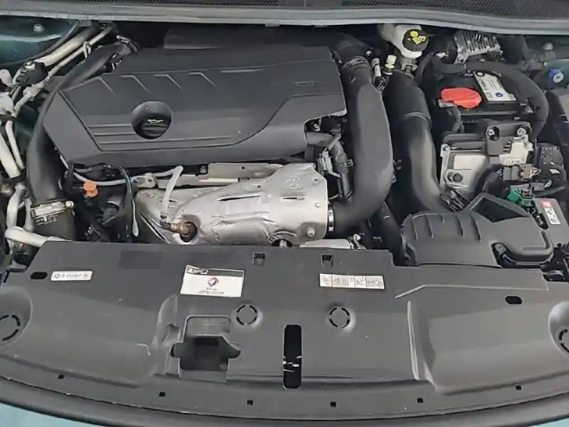 Peugeot 308 sw phev 180 e-eat8 — photo 15