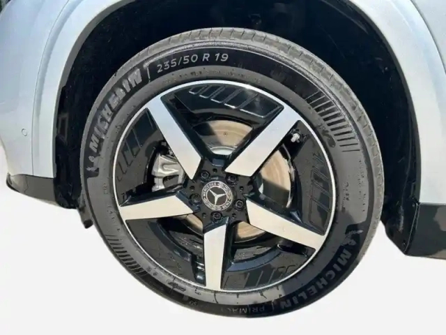Mercedes Glb 200 amg line — photo 9