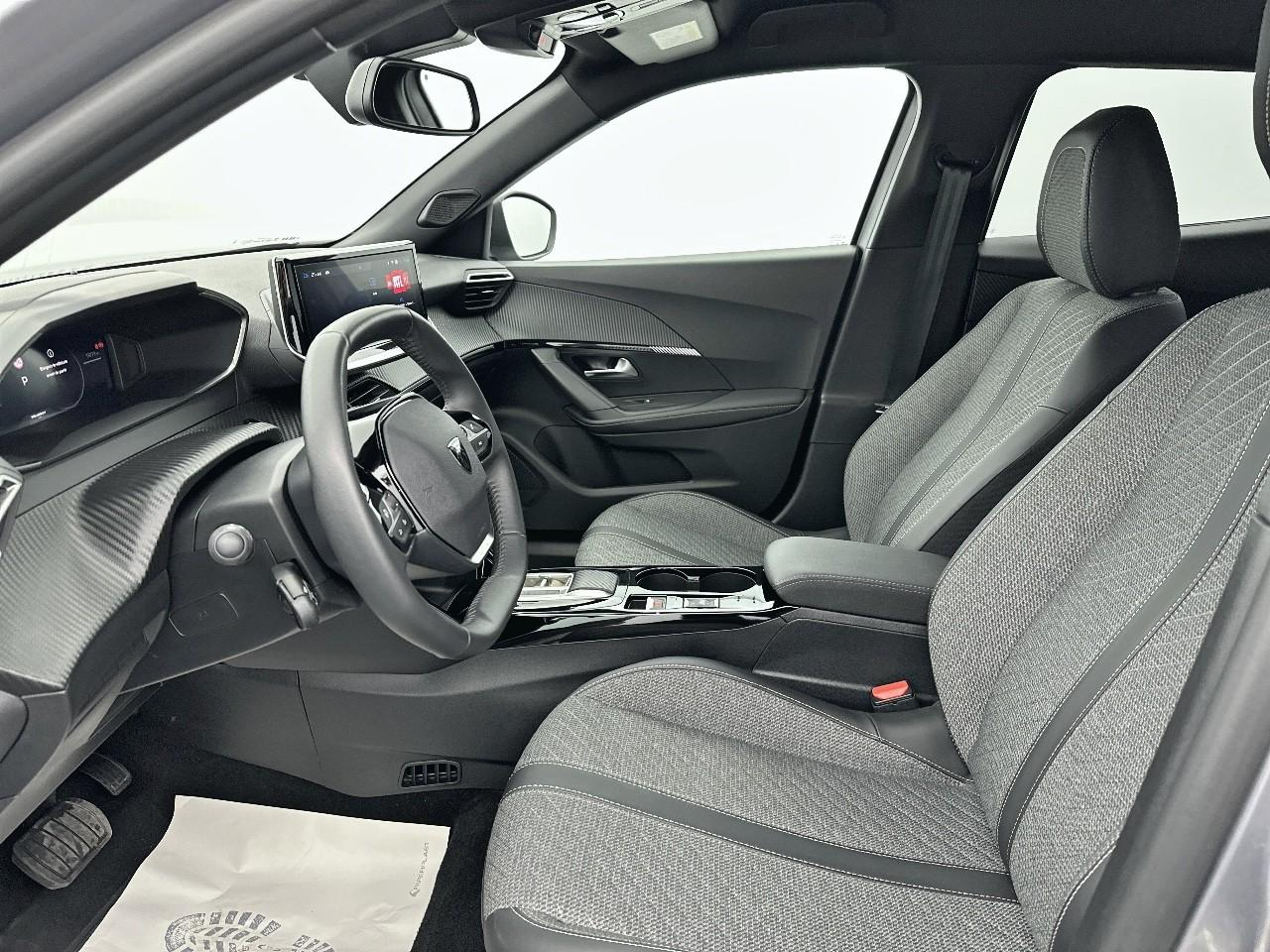 Peugeot 2008 electrique 54 kwh 156 ch allure — photo 9