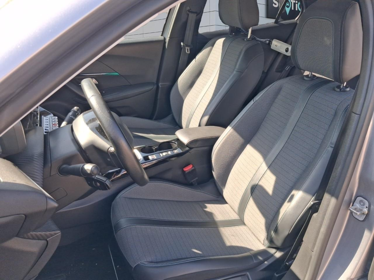 Peugeot 2008 1.2 puretech 100ch s&s allure pack — photo 9
