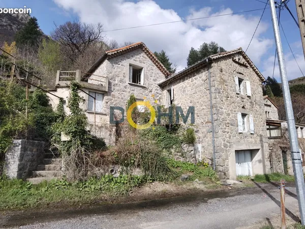 Maison 8 pièces 100 m²