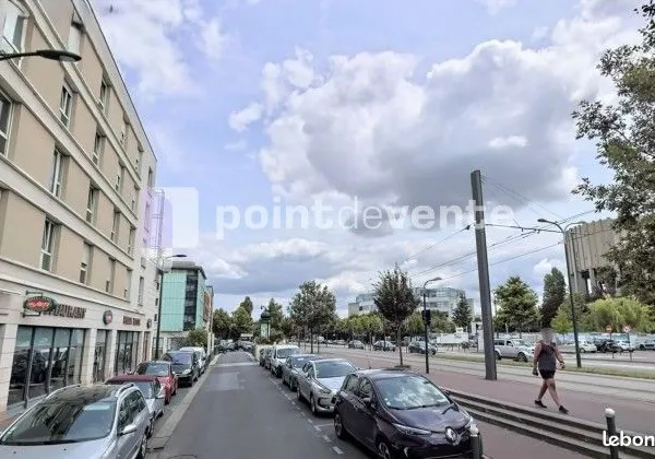 Local commercial 325 m²