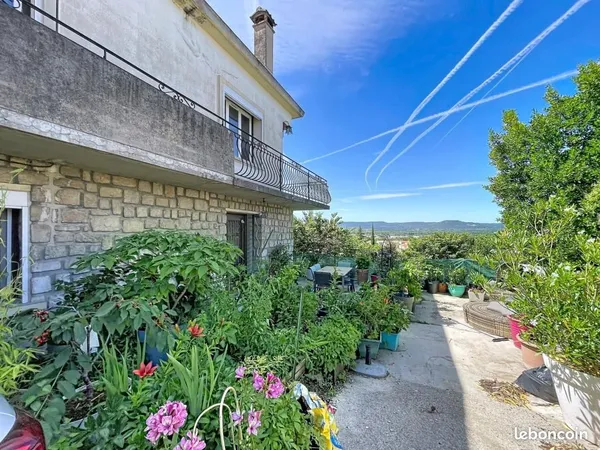 Maison de ville 11 pièces 220 m²