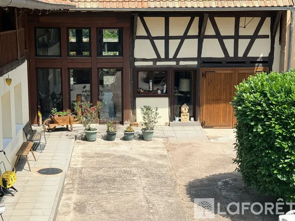 Maison 10 pièces 317 m²