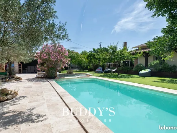 Maison 8 pièces 429 m²