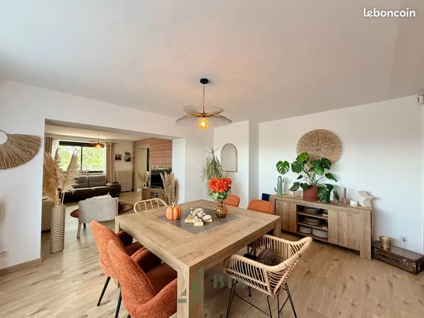 Maison 7 pièces 221 m²