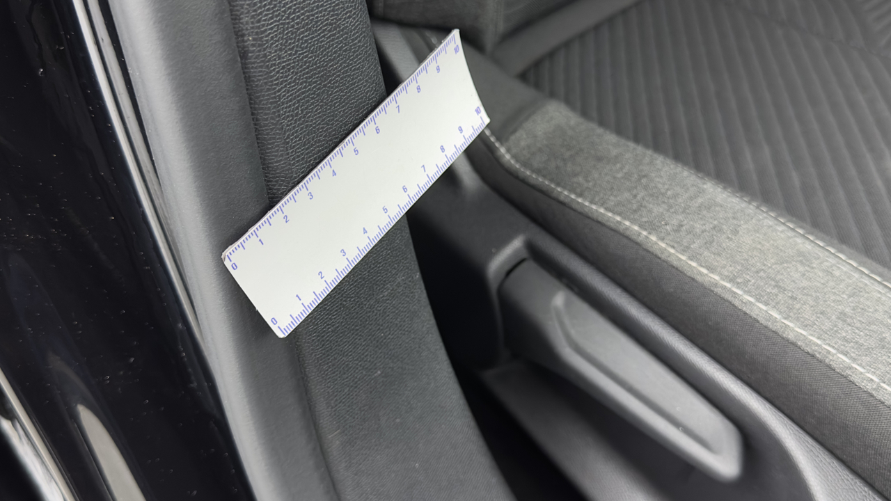Peugeot 308 SW PHEV 180 e-EAT8 — photo 47