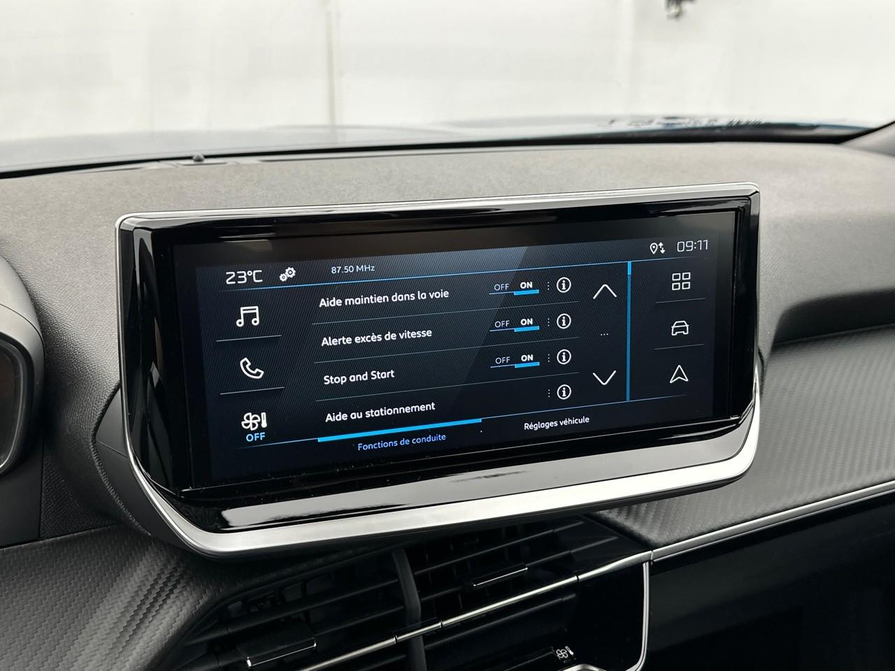 Peugeot 2008 hybrid 145 e-dcs6 style — photo 25