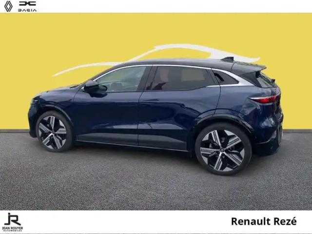 Renault Megane e-tech electric ev60 220ch iconic super charge -b — photo 10