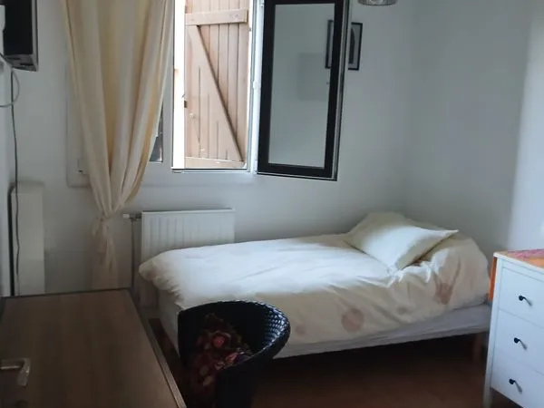 Joli chambre dialement situé aix jas de bouffan 450 euros CC