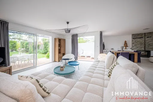 Maison 8 pièces 280 m²