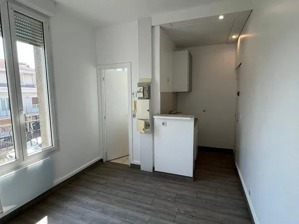 Appartement T2 lumineux proche M14