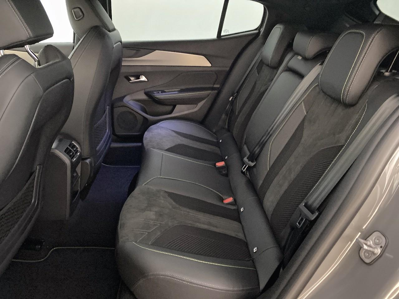 Peugeot 408 hybrid 136 e-dcs6 gt — photo 10