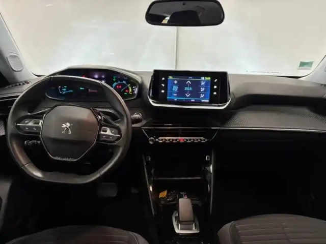 Peugeot 2008 e- 136ch allure — photo 11