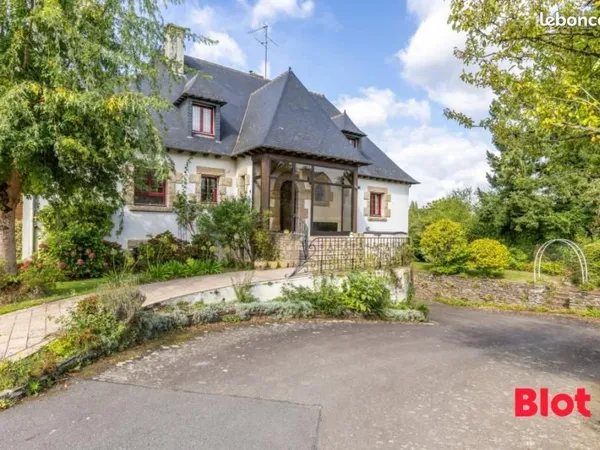 Maison 7 pièces 254 m²