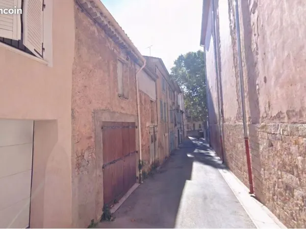 Location garage 45m2 sur deux niveaux place de parking + mezzanine