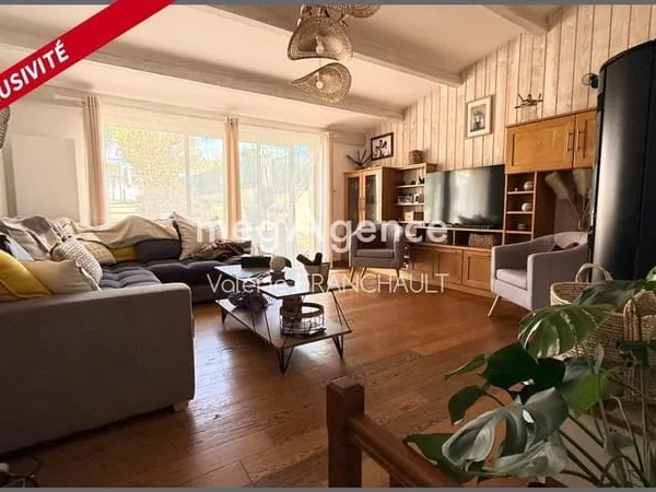 Mareuil sur lay dissais, maison cocooning de 123M2, sans travaux avec cabanon et jardin clos.