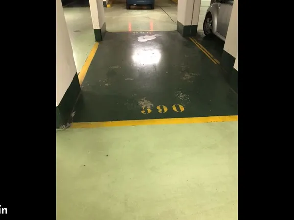 🚗 Place de parking sécurisée - 84 cours de Vincennes, Paris 12e