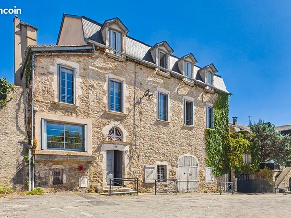 Maison 12 pièces 263 m²