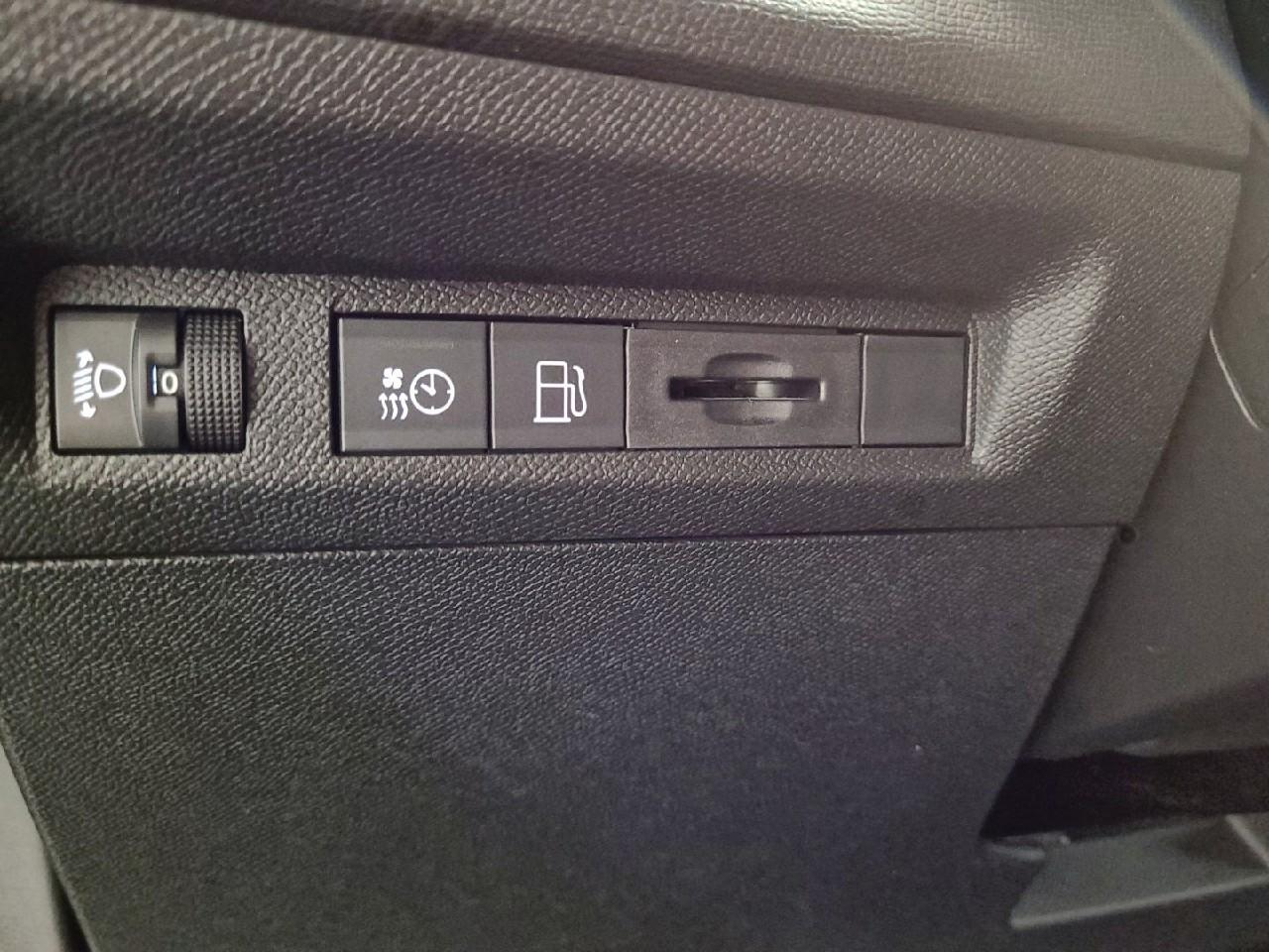 Peugeot 308 phev 180 e-eat8 allure pack — photo 23