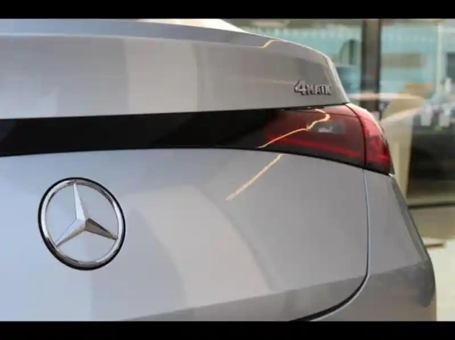Mercedes Glc coupé 300 d e hybrid 197+136ch amg line 4matic 9g-tronic — photo 11