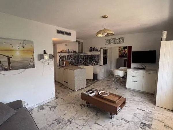 Studio 1 pièce 29 m²