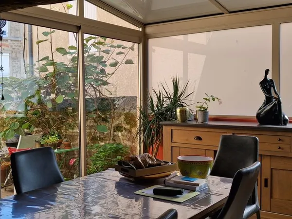 RONTALON CHARME et ESPACE POUR CETTE MAISON DE VILLAGE DE CARACTERE avec ATELIER INDEPENDANT