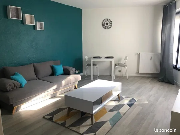 Studio meublé 33m² Cergy Préfecture - RER A 7 min