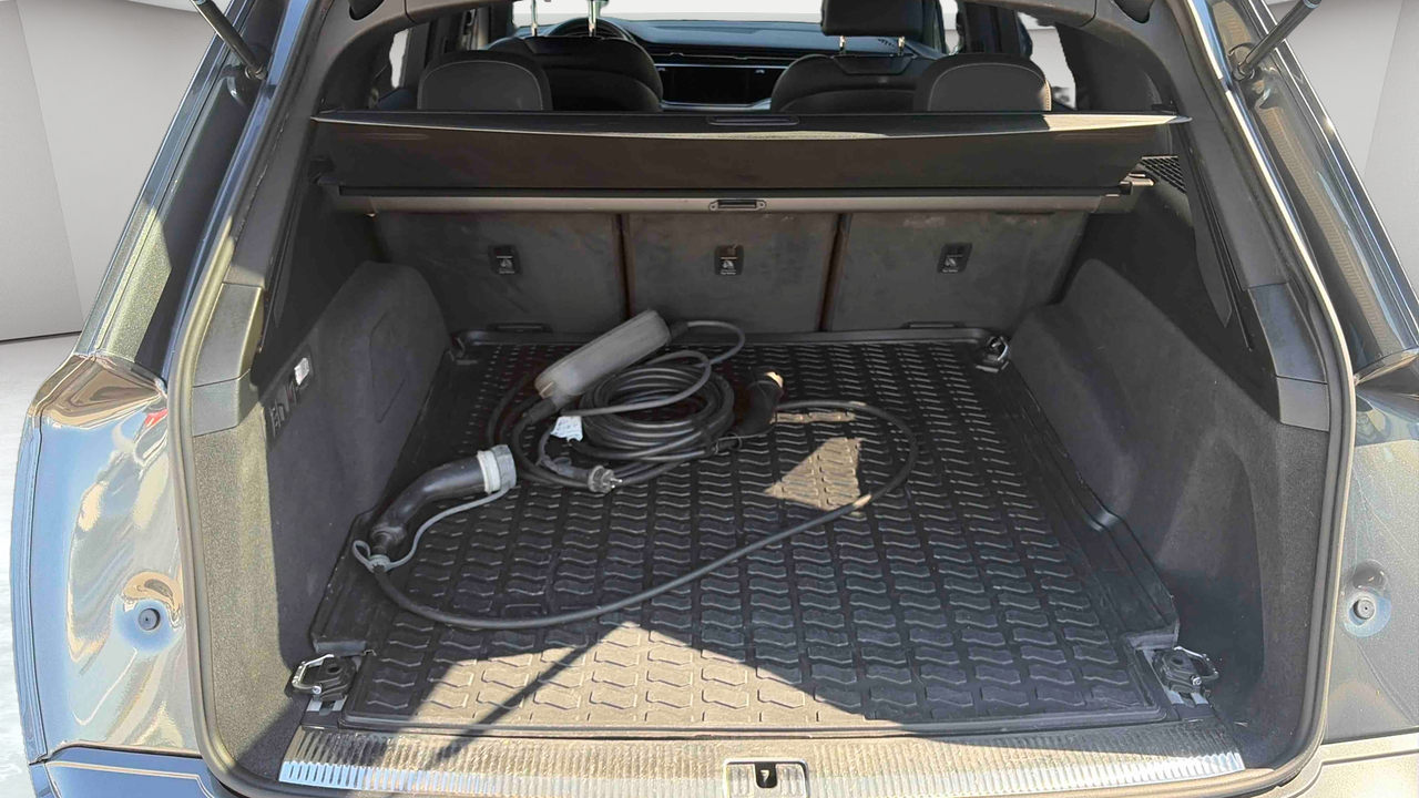 Audi Q7 60 TFSI e 456 Tiptronic 8 Quattro — photo 12