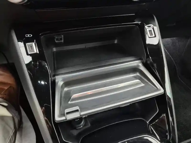 Peugeot 2008 electrique 136 ch — photo 29