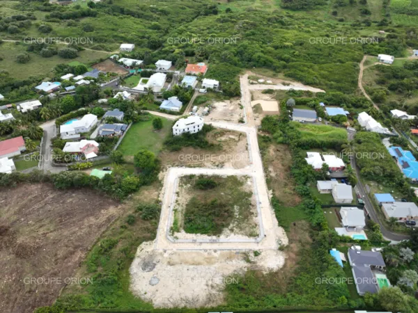 Terrain 605 m²