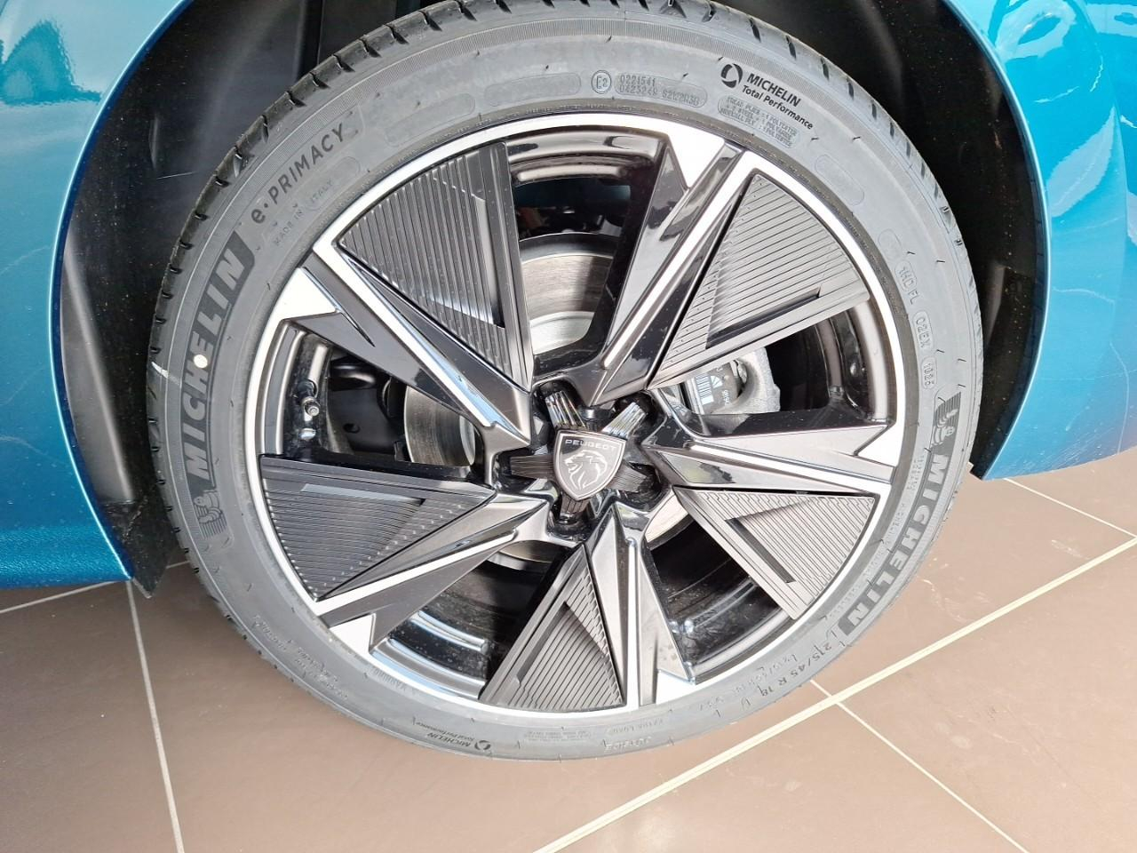 Peugeot 308 e-308 156ch batterie 54 kwh allure — photo 11
