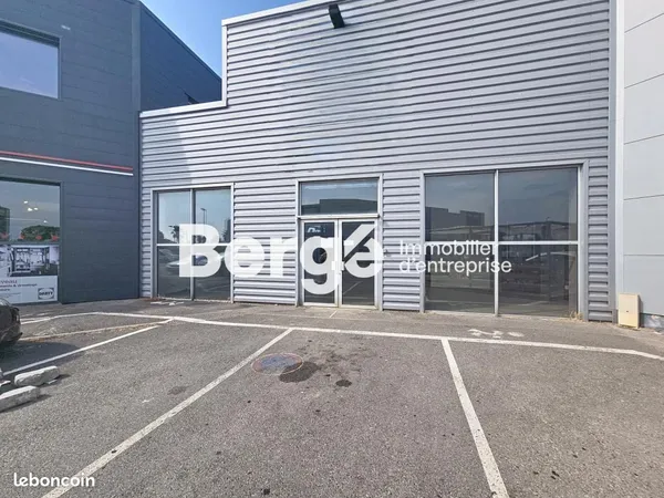 Local commercial 200 m²