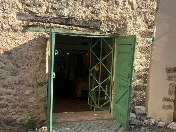 Maison de village en pierre (ancienne bergerie) rénovée au pied du lac de Sainte-Croix, Verdon, Baud