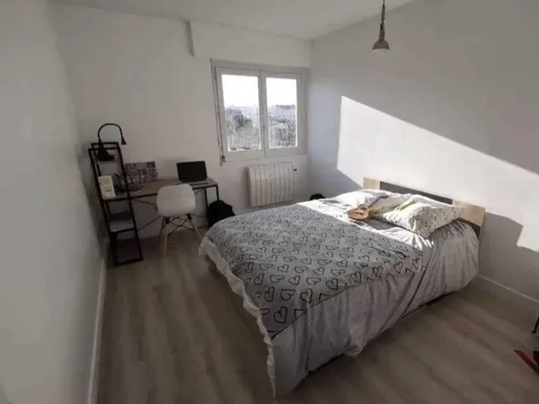 Chambre meublée 13m² dans belle coloc Bordeaux