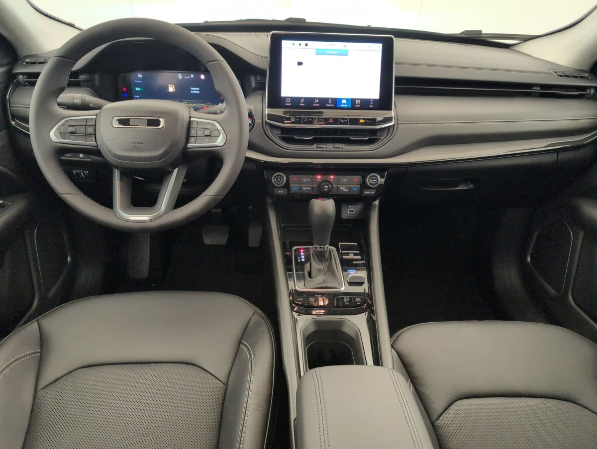 Jeep Compass — photo 14