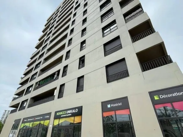 Local commercial 298 m²