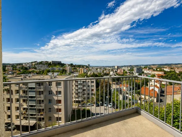 Appartement T4 74.77m2 trois chambres avec balcon et cave