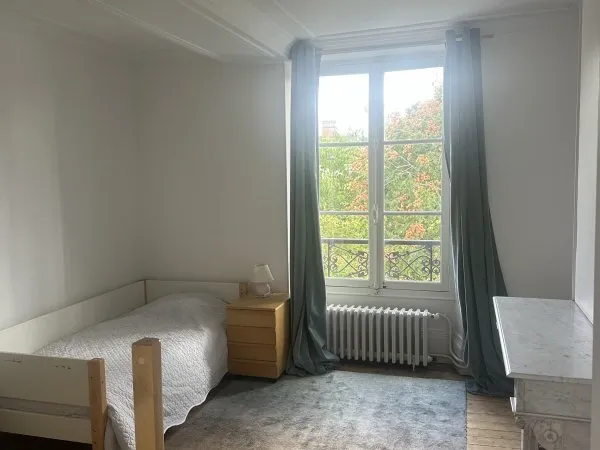 Loue chambre chez l'habitant dans maison - 12m²