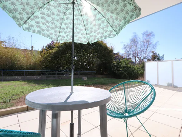 Appartement 2 pièces 42 m² - Rez-de-jardin avec place de parking et cave