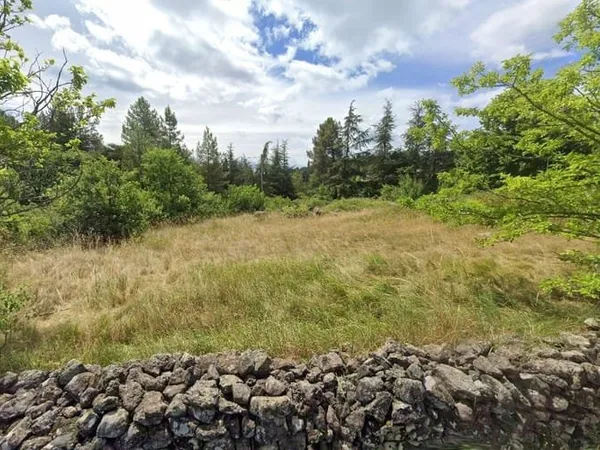 Terrain 1350 m²