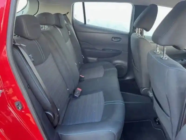 Nissan Leaf electrique 40kwh — photo 21