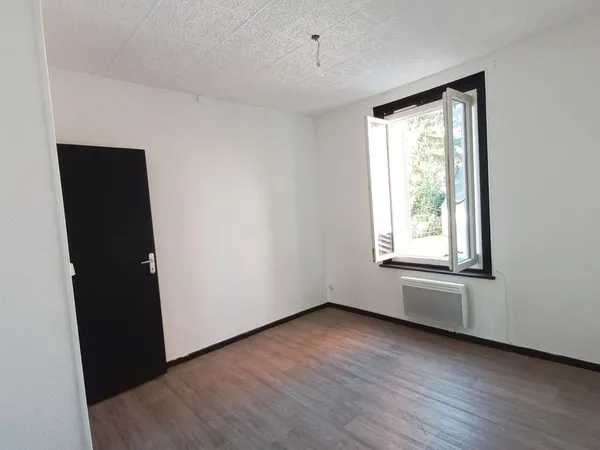 F3 lumineux de 52m² à Saint-Just-en-Chaussée - Proche gare et commerces